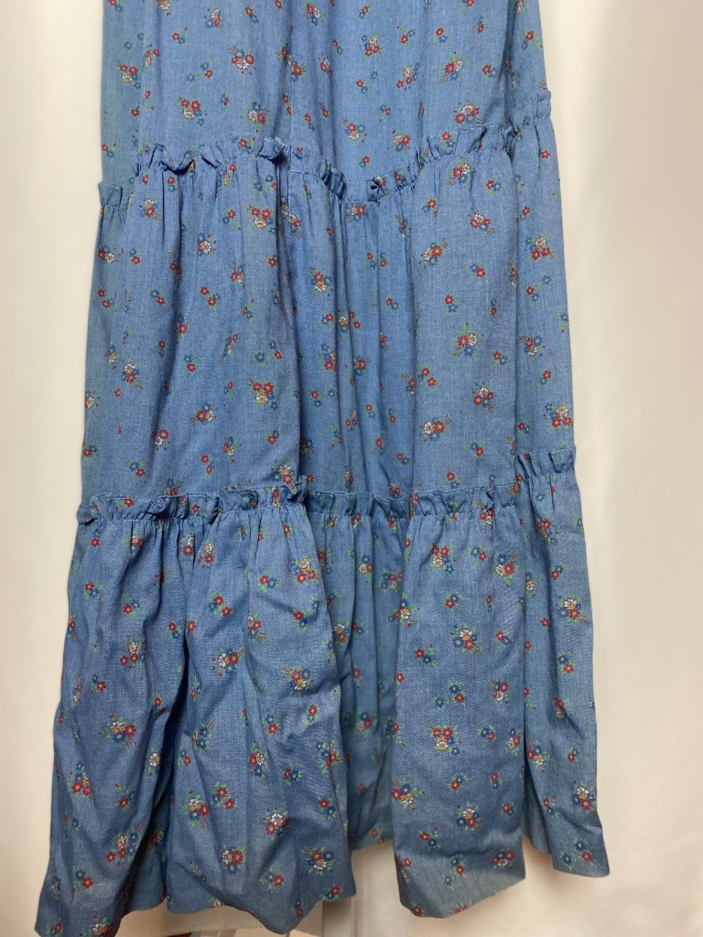 Vintage Womenʻs Light Blue Short Sleeve Prairie Style Floral Hawaiian Muʻumuʻu - Picture 9 of 15